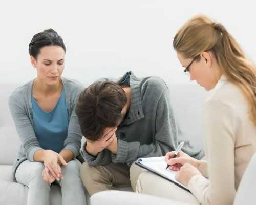 女性上环后出血的原因可能是擦伤子宫引起的